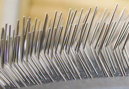 Show Tech Universal Duo-Pin Slicker Small/ Сликер маленький с зубцами двойной длины арт. 25STE007