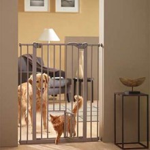 Savic Перегородка-дверь для собак DOG BARRIER GATE INDOOR с дверью для кошек 75*84*107см арт.S3214