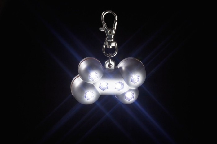 Karlie Брелок косточка с LED подсветкой 5*3*2 см серебряный купить